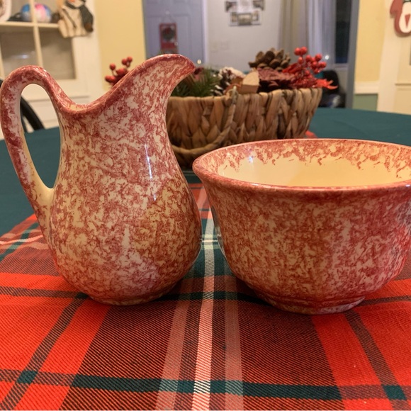 Molly Dallas splatterware Christmas themed 2pc gravy boat And bowl included - Picture 7 of 9